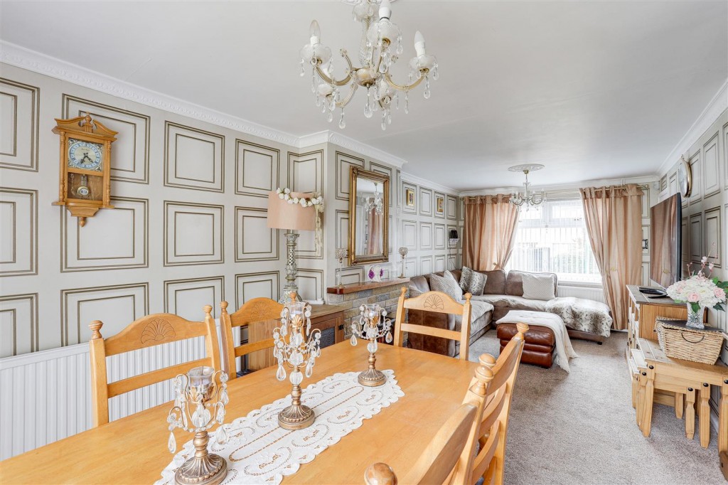 Clarewood Grove, Clifton, Nottinghamshire, NG11 9DY