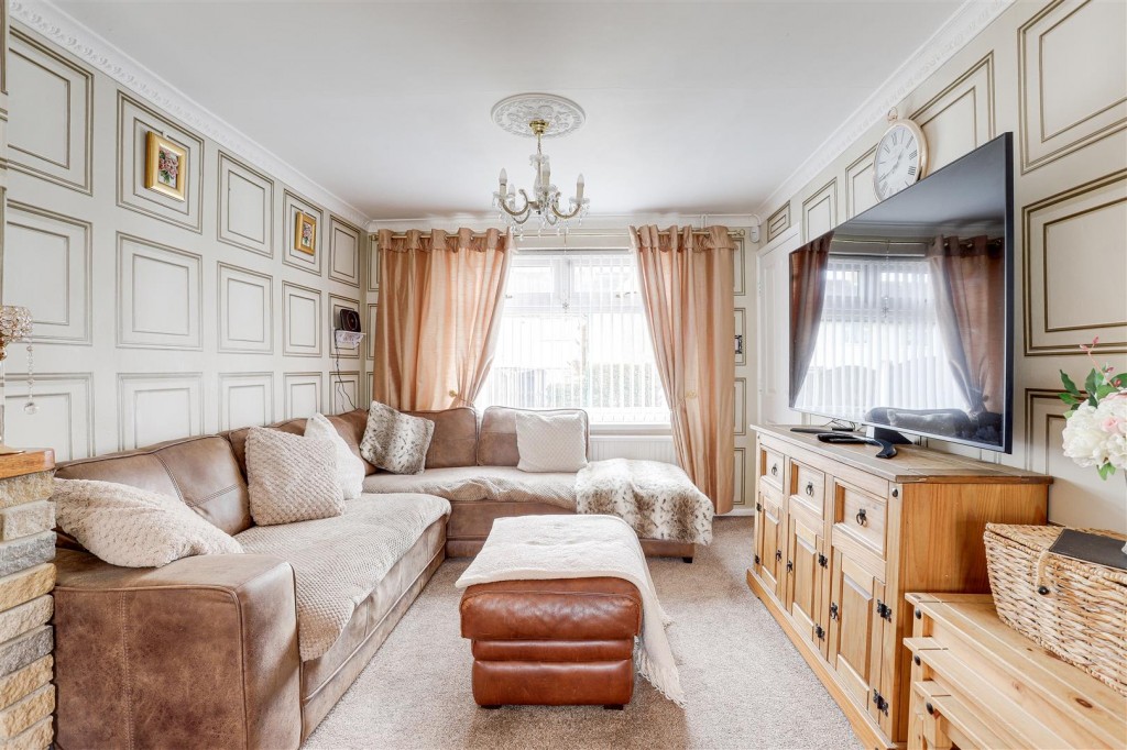 Clarewood Grove, Clifton, Nottinghamshire, NG11 9DY