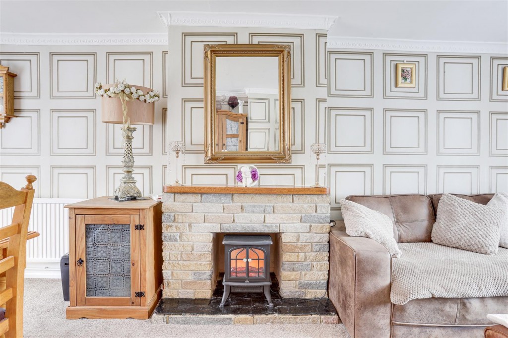Clarewood Grove, Clifton, Nottinghamshire, NG11 9DY