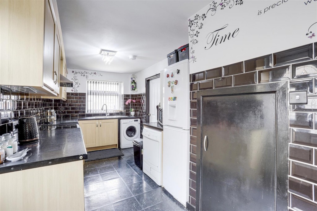 Clarewood Grove, Clifton, Nottinghamshire, NG11 9DY