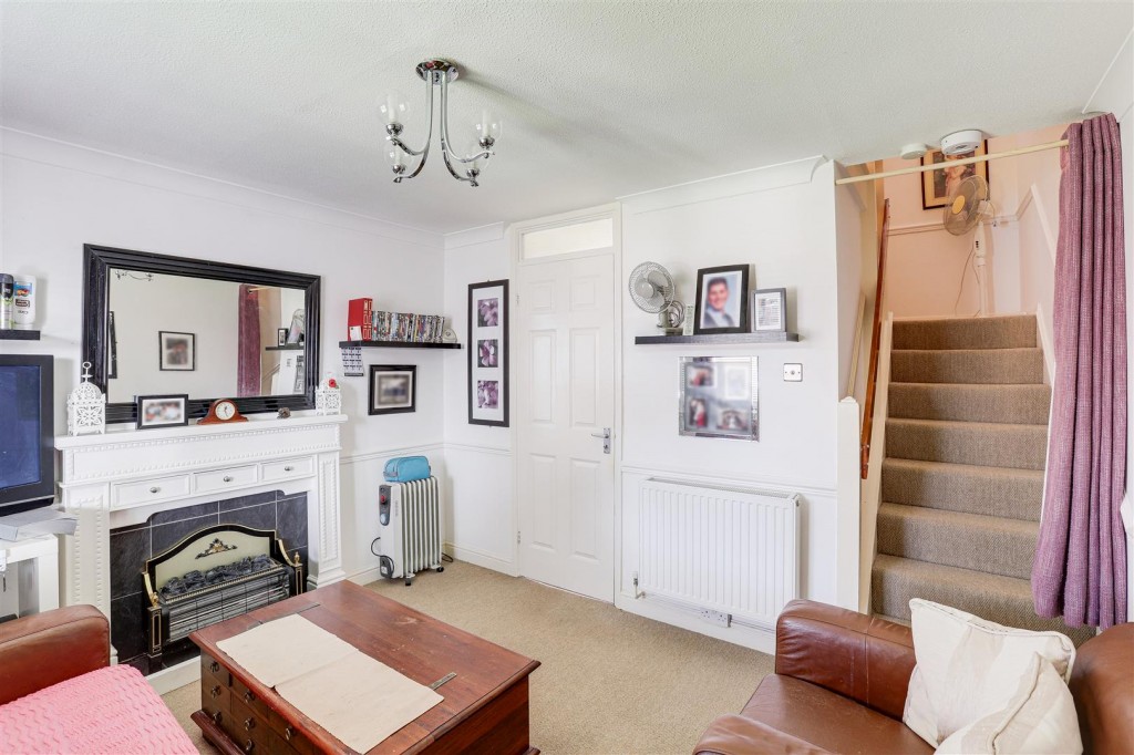 Kensington Gardens, Carlton, Nottinghamshire, NG4 1EA