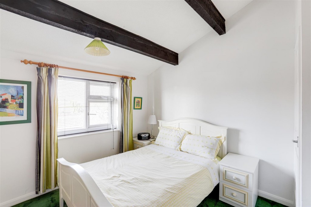 Kensington Gardens, Carlton, Nottinghamshire, NG4 1EA