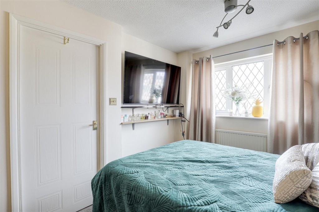Robbie Burns Road, Arnold, Nottinghamshire, NG5 5UB