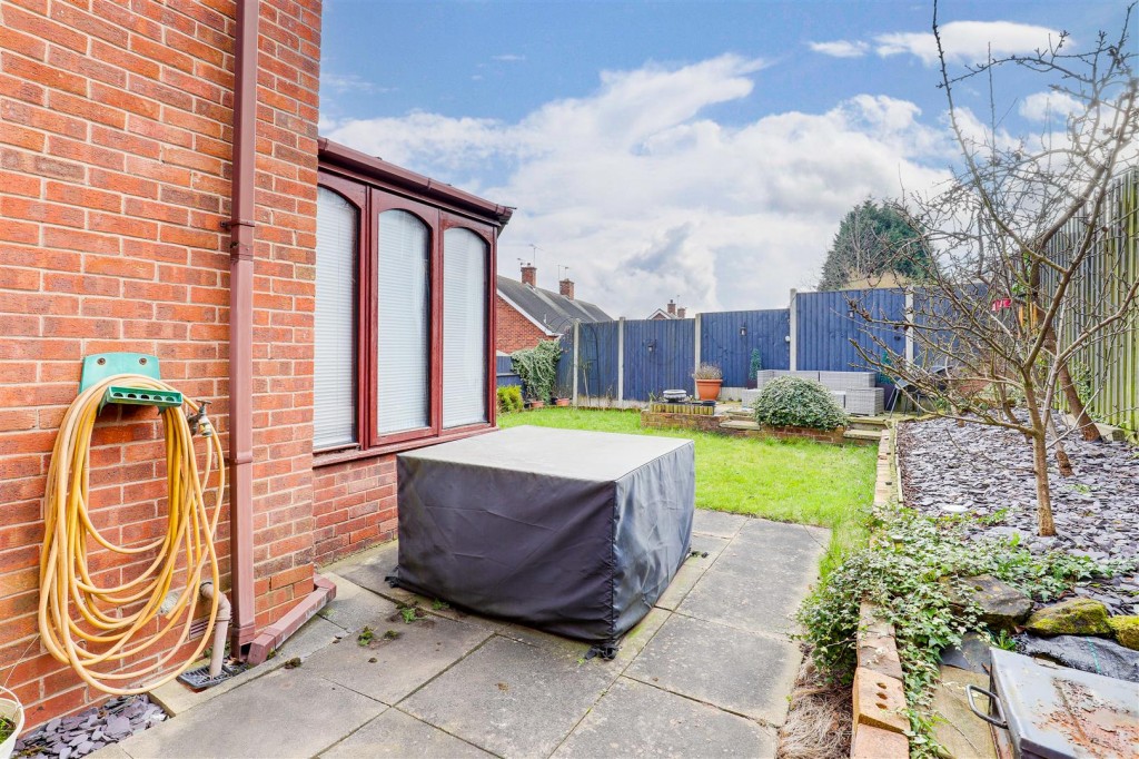 Robbie Burns Road, Arnold, Nottinghamshire, NG5 5UB