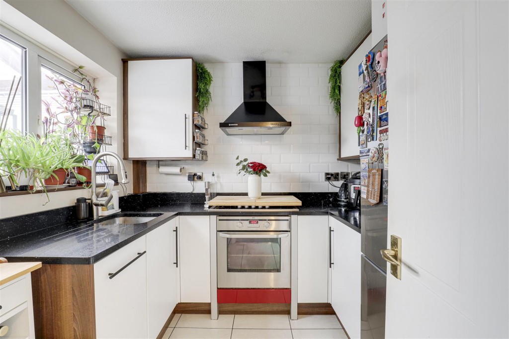 Robbie Burns Road, Arnold, Nottinghamshire, NG5 5UB