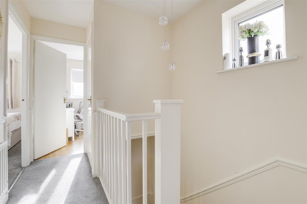 Robbie Burns Road, Arnold, Nottinghamshire, NG5 5UB