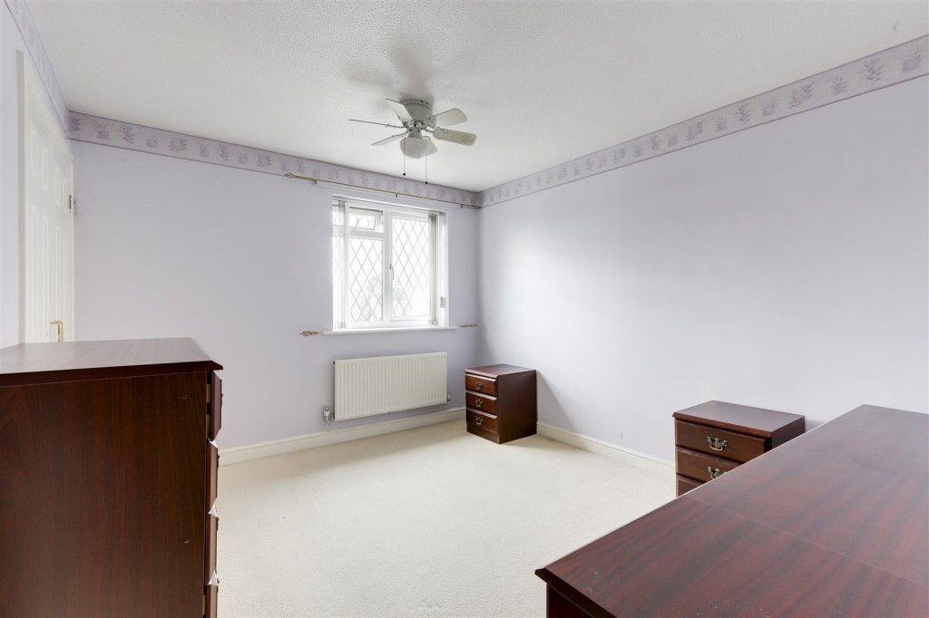 Deer Park Drive, Arnold, Nottinghamshire, NG5 8SA