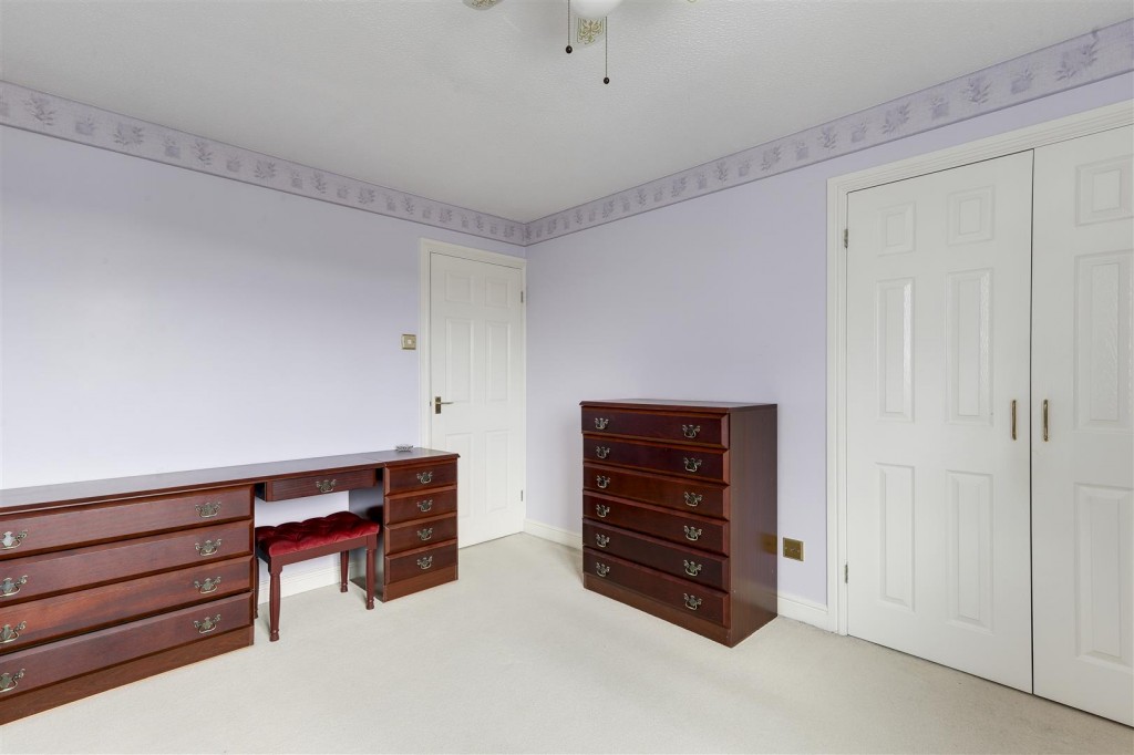 Deer Park Drive, Arnold, Nottinghamshire, NG5 8SA
