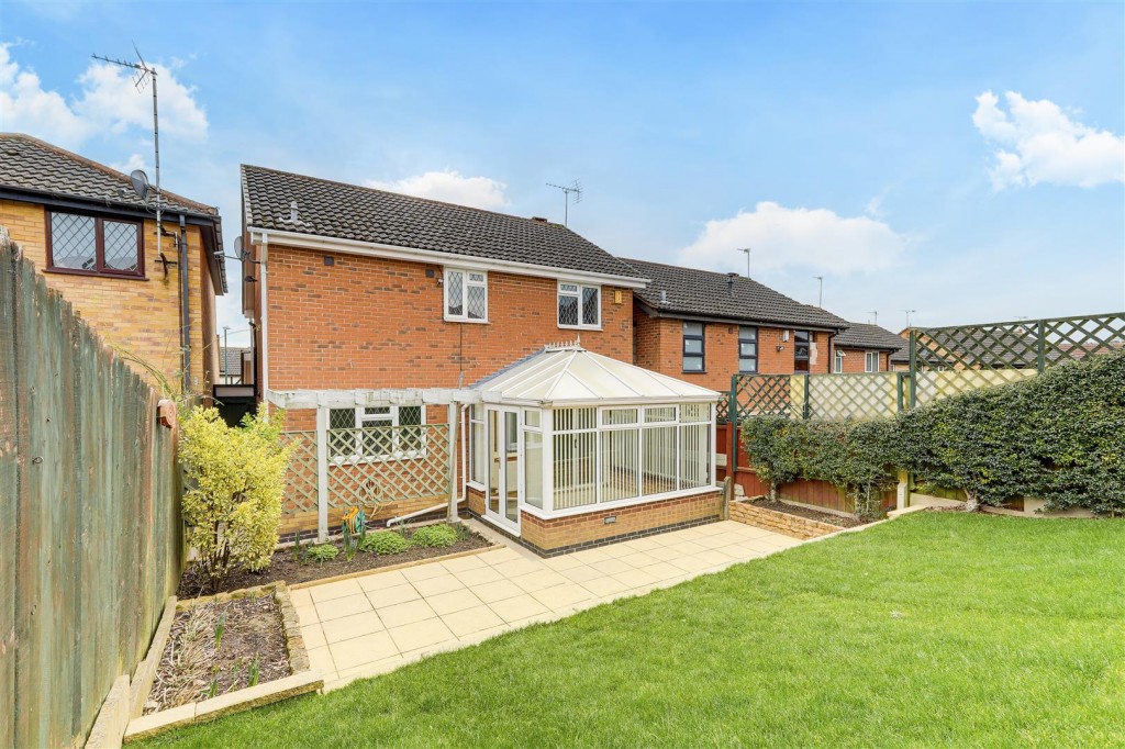Deer Park Drive, Arnold, Nottinghamshire, NG5 8SA