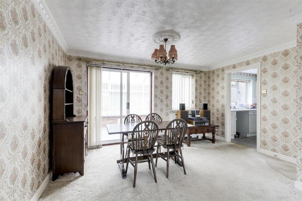 Deer Park Drive, Arnold, Nottinghamshire, NG5 8SA