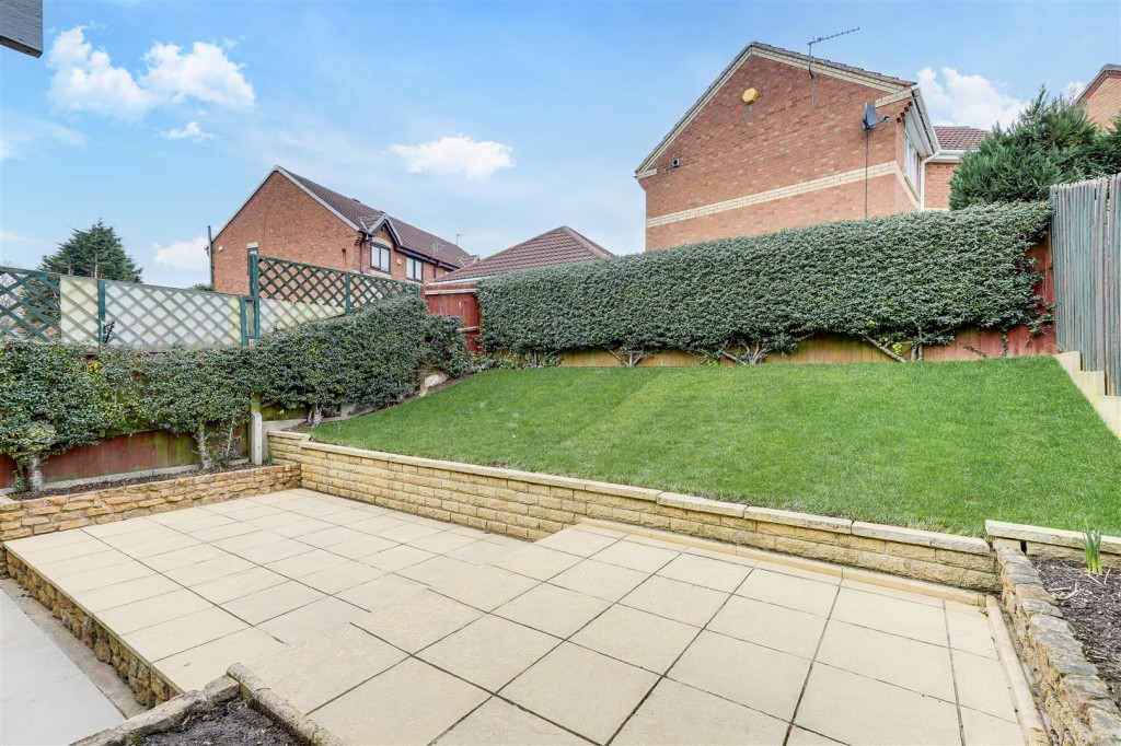 Deer Park Drive, Arnold, Nottinghamshire, NG5 8SA
