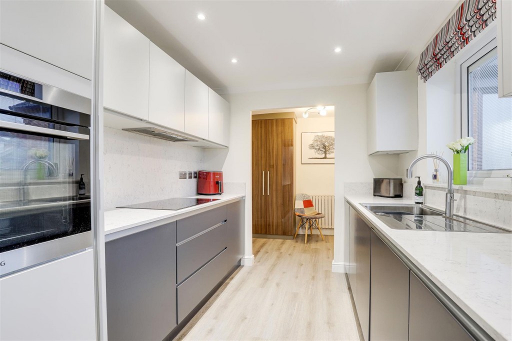 Chedington Avenue, Mapperley, Nottinghamshire, NG3 5SG