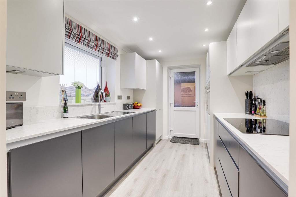 Chedington Avenue, Mapperley, Nottinghamshire, NG3 5SG