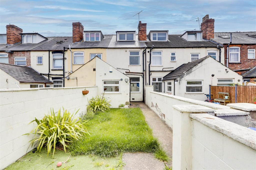 Victoria Street, Hucknall, Nottinghamshire, NG15 7EB