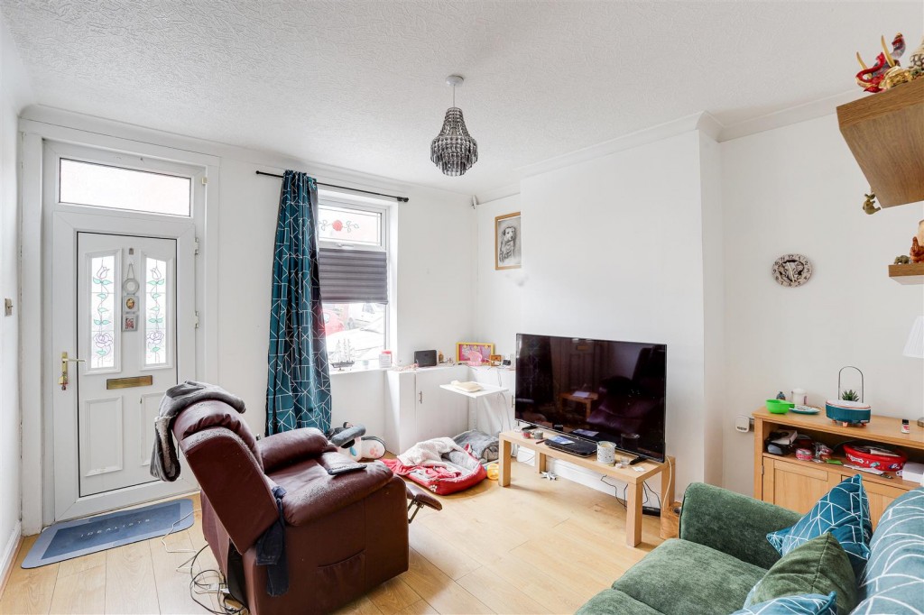 Victoria Street, Hucknall, Nottinghamshire, NG15 7EB