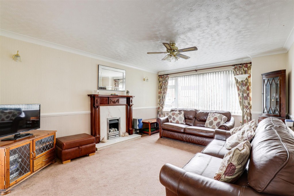 Haverhill Crescent, Nottingham, Nottinghamshire, NG5 5AW