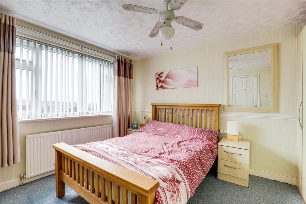 Haverhill Crescent, Nottingham, Nottinghamshire, NG5 5AW