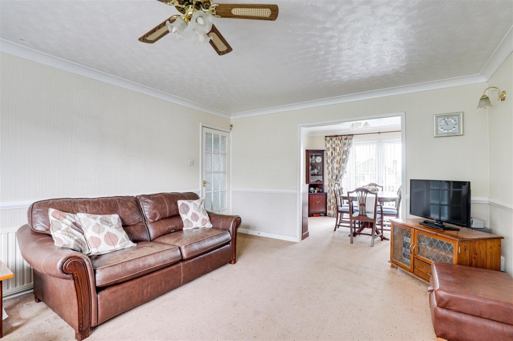 Haverhill Crescent, Nottingham, Nottinghamshire, NG5 5AW