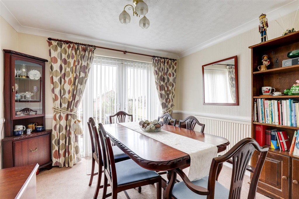 Haverhill Crescent, Nottingham, Nottinghamshire, NG5 5AW