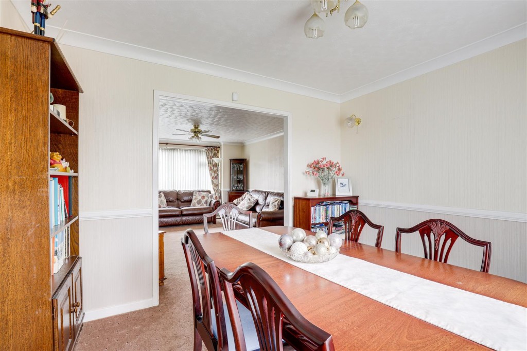 Haverhill Crescent, Nottingham, Nottinghamshire, NG5 5AW
