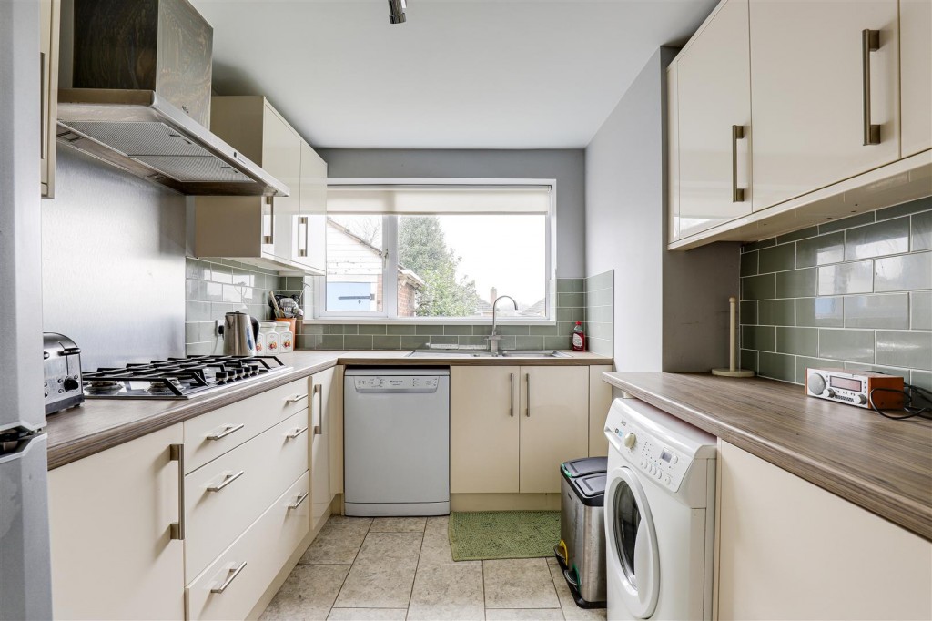 Haverhill Crescent, Nottingham, Nottinghamshire, NG5 5AW