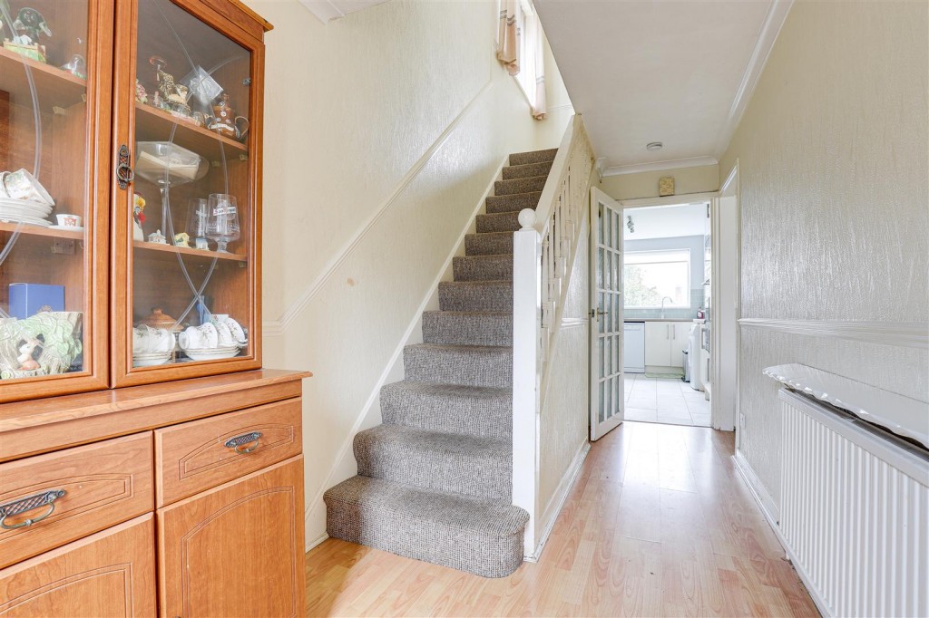 Haverhill Crescent, Nottingham, Nottinghamshire, NG5 5AW