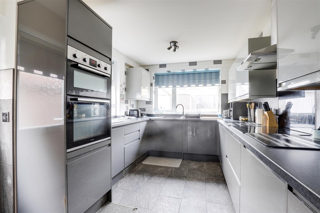 Westland Avenue, Hucknall, Nottinghamshire, NG15 6FW