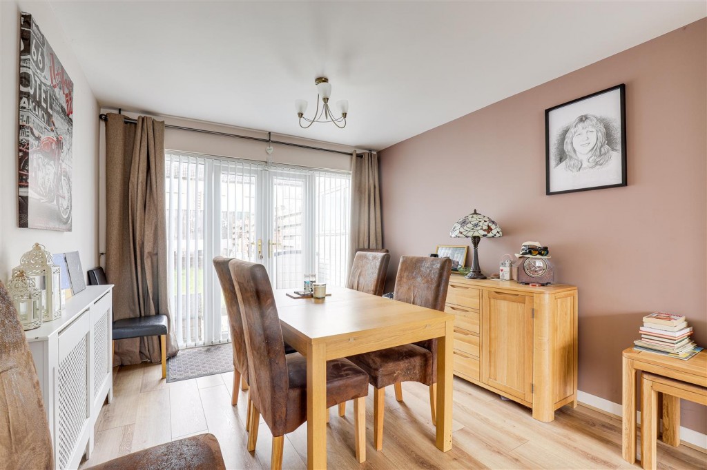 Westland Avenue, Hucknall, Nottinghamshire, NG15 6FW