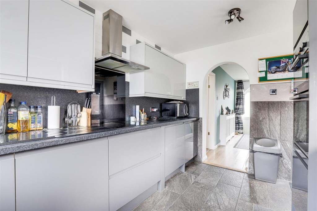 Westland Avenue, Hucknall, Nottinghamshire, NG15 6FW