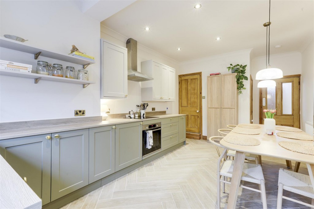 Chapel Street, Bramcote, Nottinghamshire, NG9 3HB
