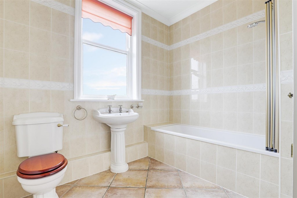 Park Road, Plumtree Park, Keyworth, Nottinghamshire, NG12 5LX