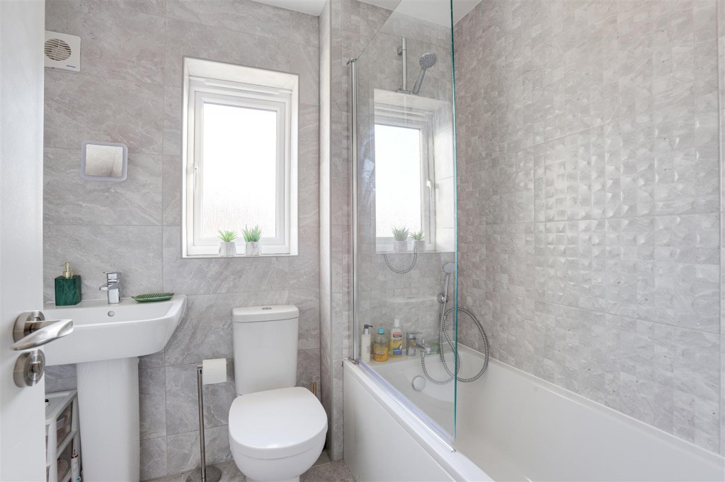 Bettina Gardens, Edwalton, Nottinghamshire, NG12 4LT