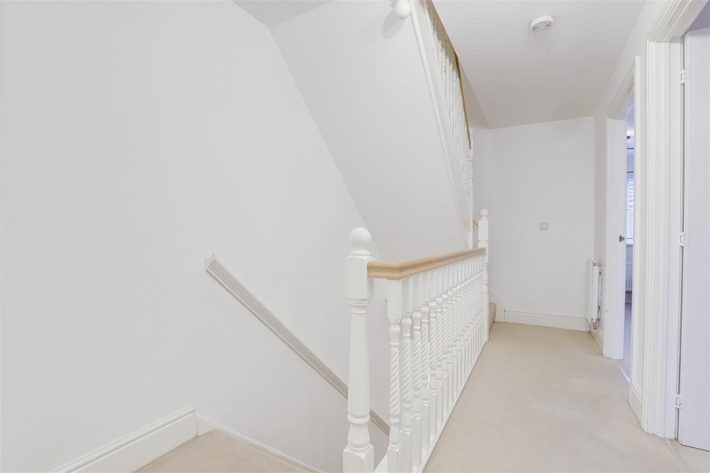 Bailey Drive, Mapperley, Nottinghamshire, NG3 5US
