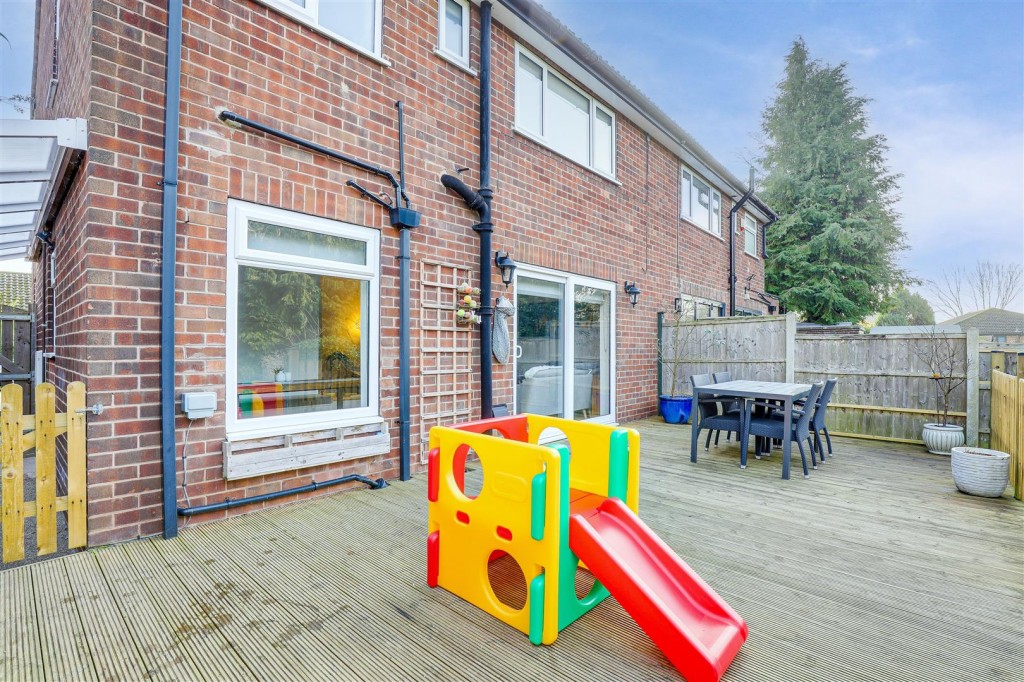 Brookland Close, Gunthorpe, Nottinghamshire, NG14 7EZ
