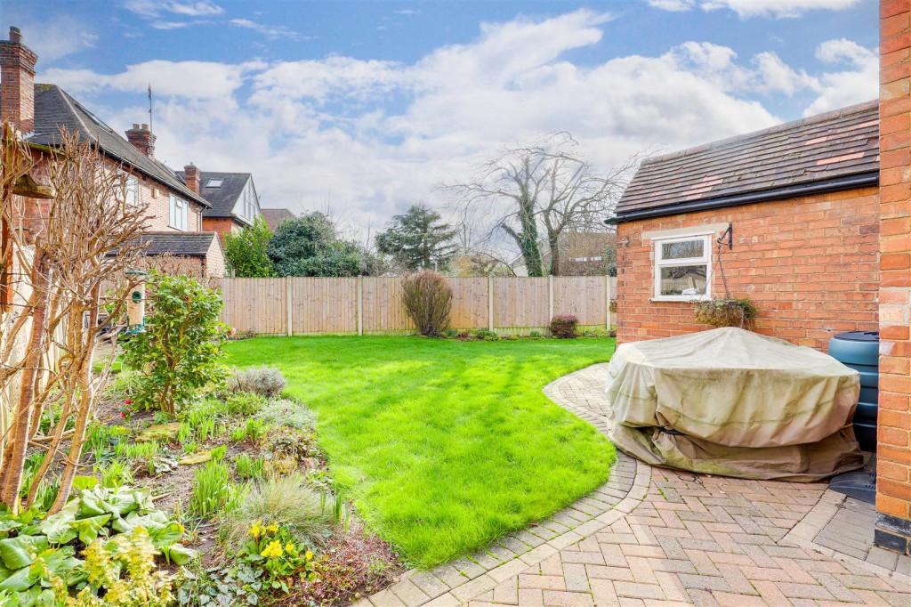 Eton Road, West Bridgford, Nottinghamshire, NG2 7AR
