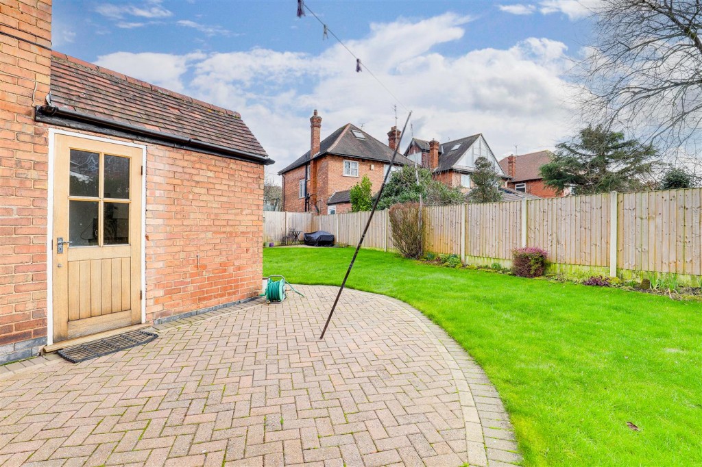Eton Road, West Bridgford, Nottinghamshire, NG2 7AR