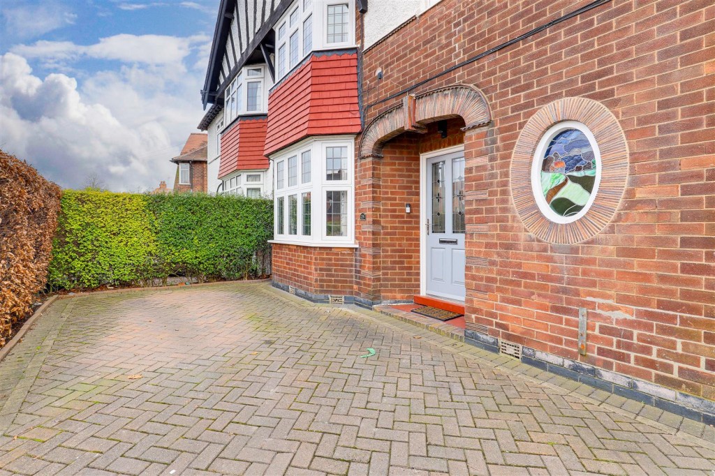Eton Road, West Bridgford, Nottinghamshire, NG2 7AR