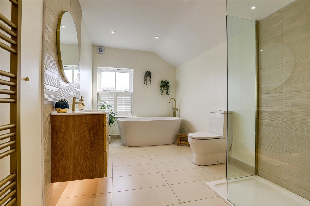 Carlyle Road, West Bridgford, Nottinghamshire, NG2 7NQ