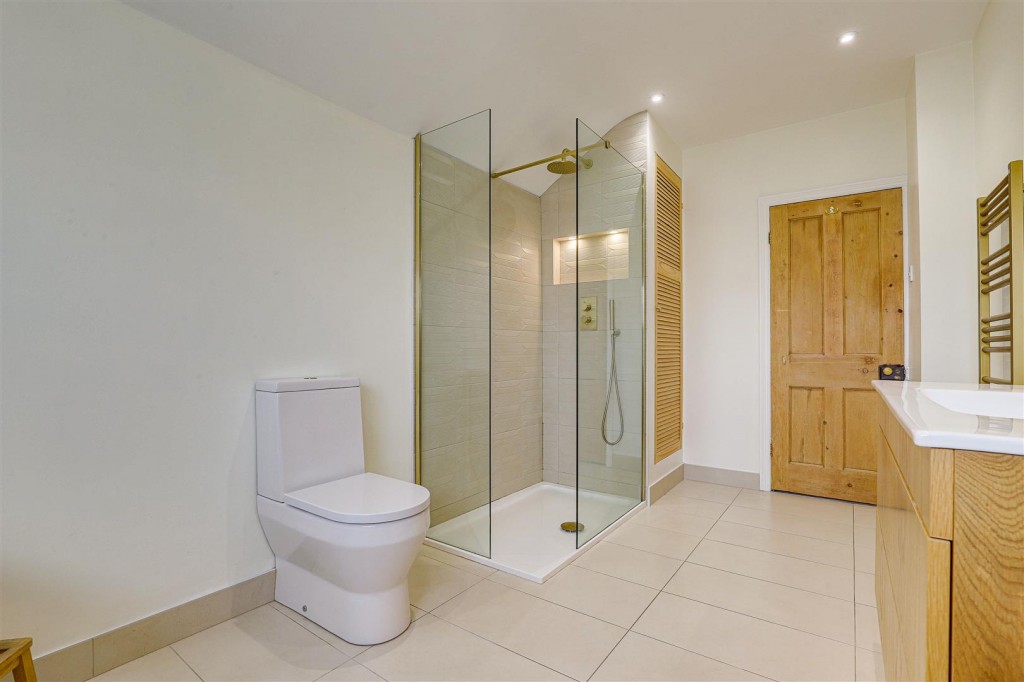 Carlyle Road, West Bridgford, Nottinghamshire, NG2 7NQ