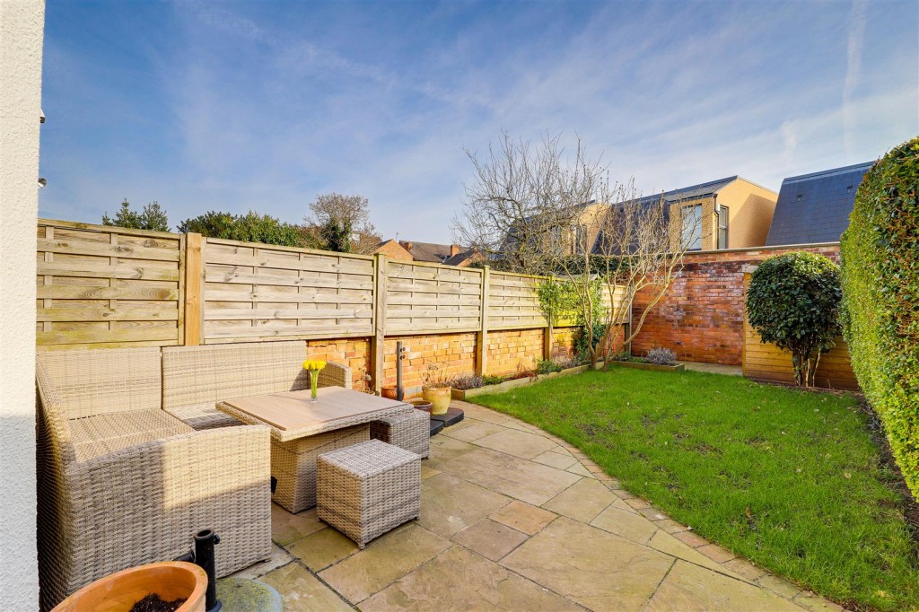 Carlyle Road, West Bridgford, Nottinghamshire, NG2 7NQ