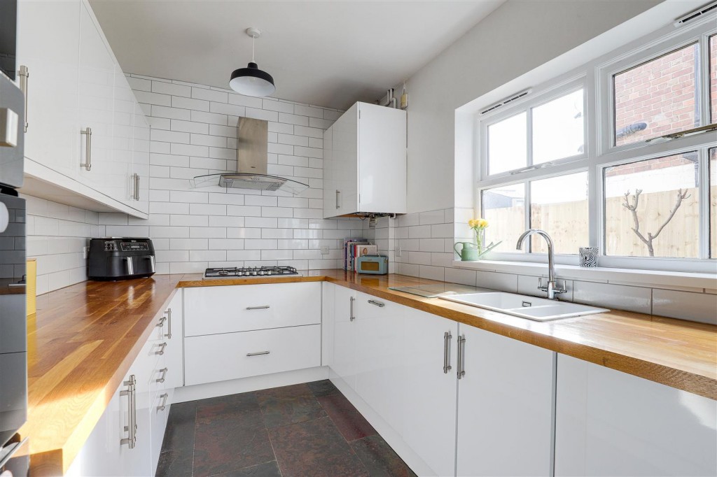 Carlyle Road, West Bridgford, Nottinghamshire, NG2 7NQ