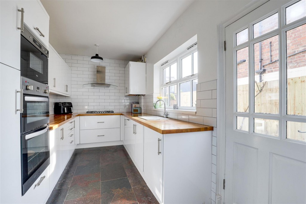 Carlyle Road, West Bridgford, Nottinghamshire, NG2 7NQ