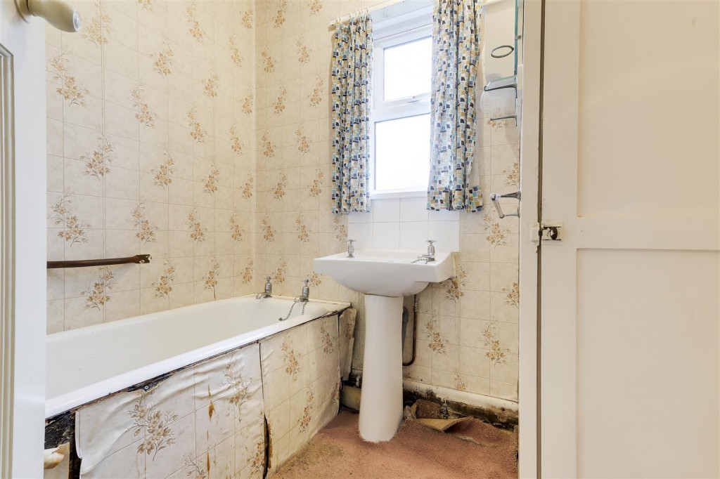 Carnarvon Road, West Bridgford, Nottinghamshire, NG2 6DE