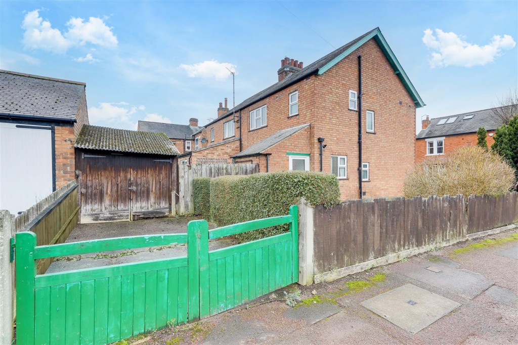 Carnarvon Road, West Bridgford, Nottinghamshire, NG2 6DE