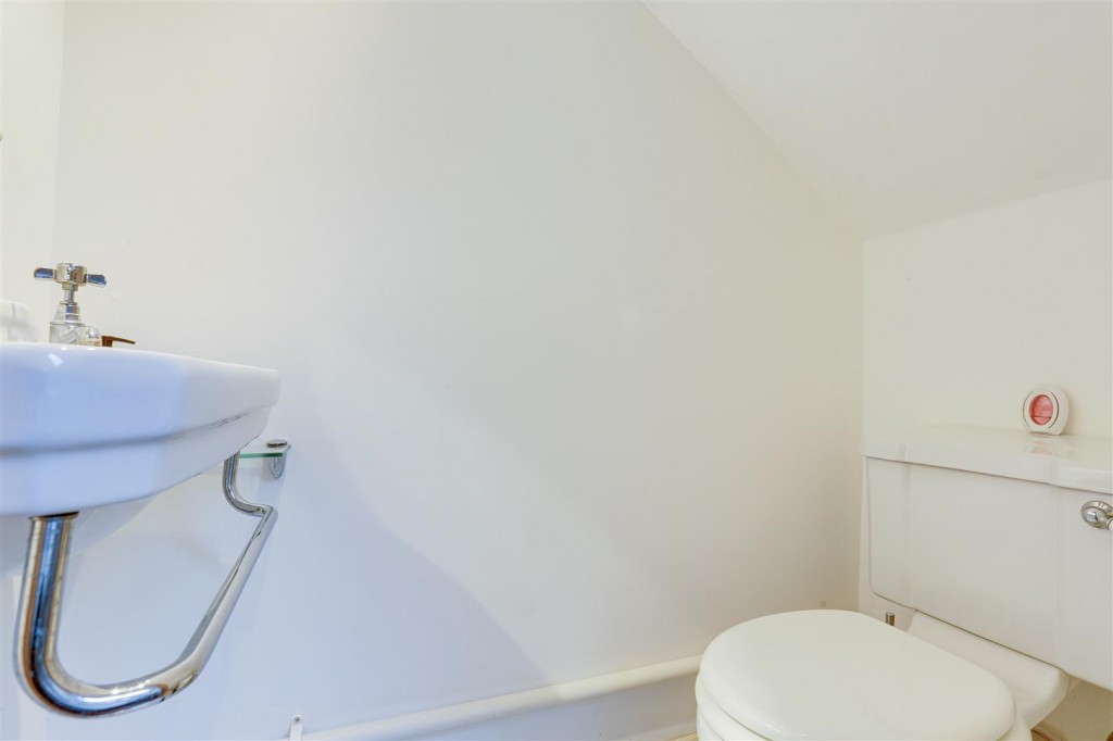 Clifton Avenue, Ruddington, Nottinghamshire, NG11 6DB