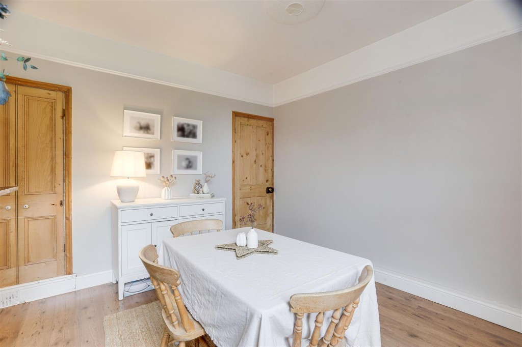 Clifton Avenue, Ruddington, Nottinghamshire, NG11 6DB