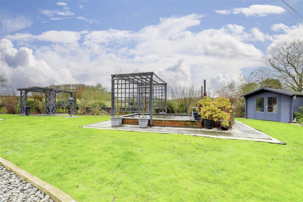 Manor View, Caunton, Newark, Nottinghamshire, NG23 6AW