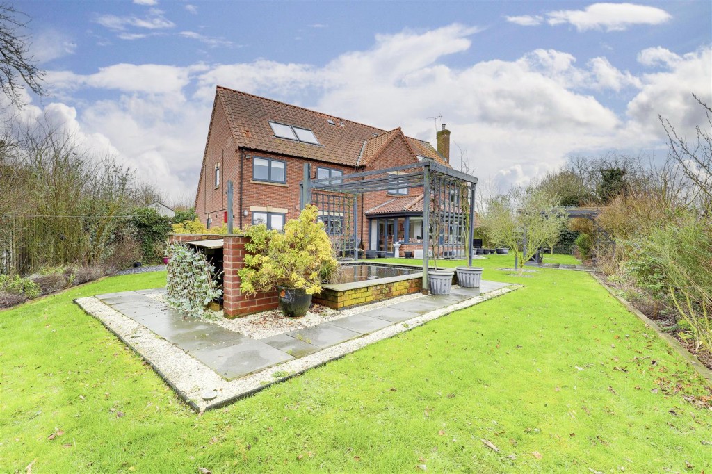 Manor View, Caunton, Newark, Nottinghamshire, NG23 6AW