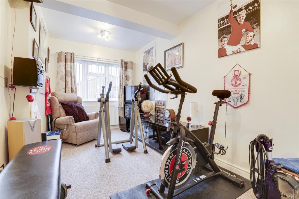 Redhill Road, Arnold, Nottinghamshire, NG5 8HB