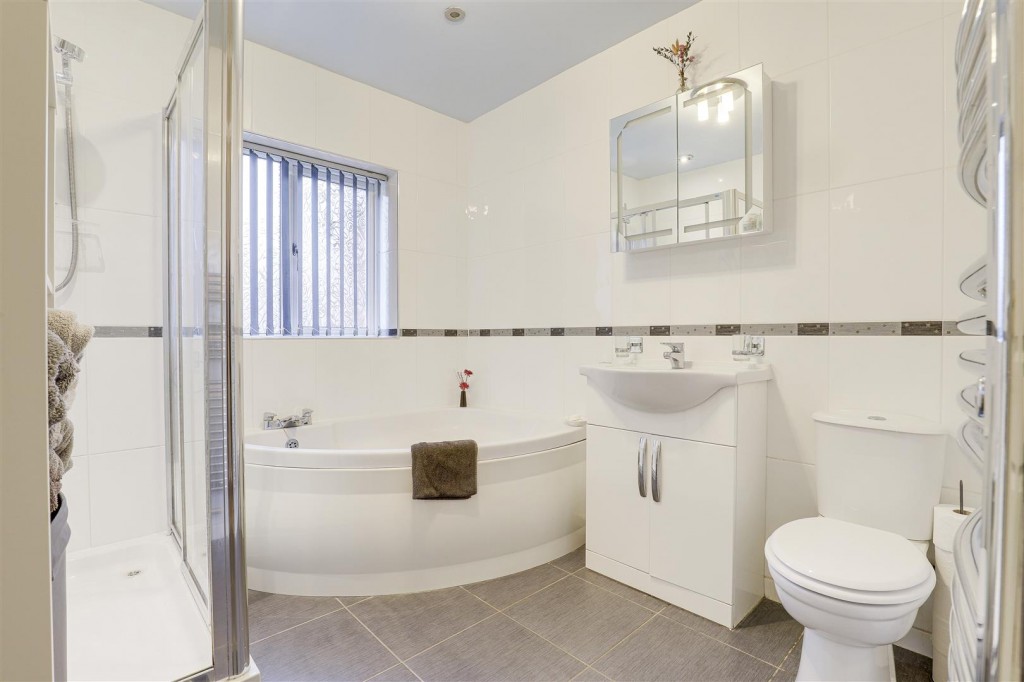 Redhill Road, Arnold, Nottinghamshire, NG5 8HB